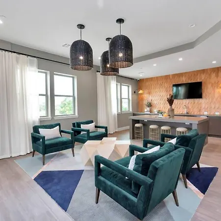 Midtown Houston Luxury Suite At River Oaks